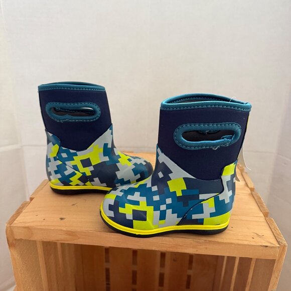 Bogs Toddler Kids Size 5 NEW Indigo Multicolor Digital Camo Print Rain Boots - Picture 6 of 14
